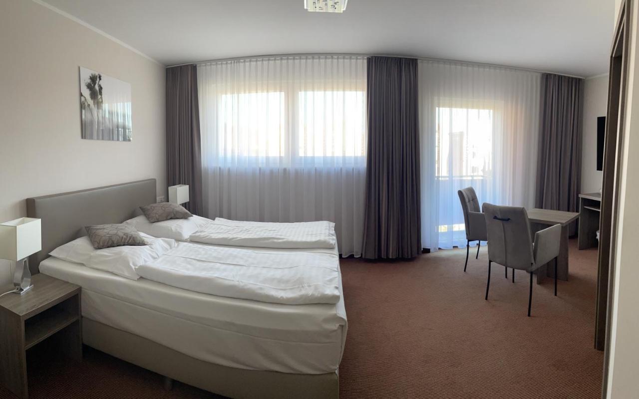 Hotel Neptun ชิลลิคช์ ภายนอก รูปภาพ